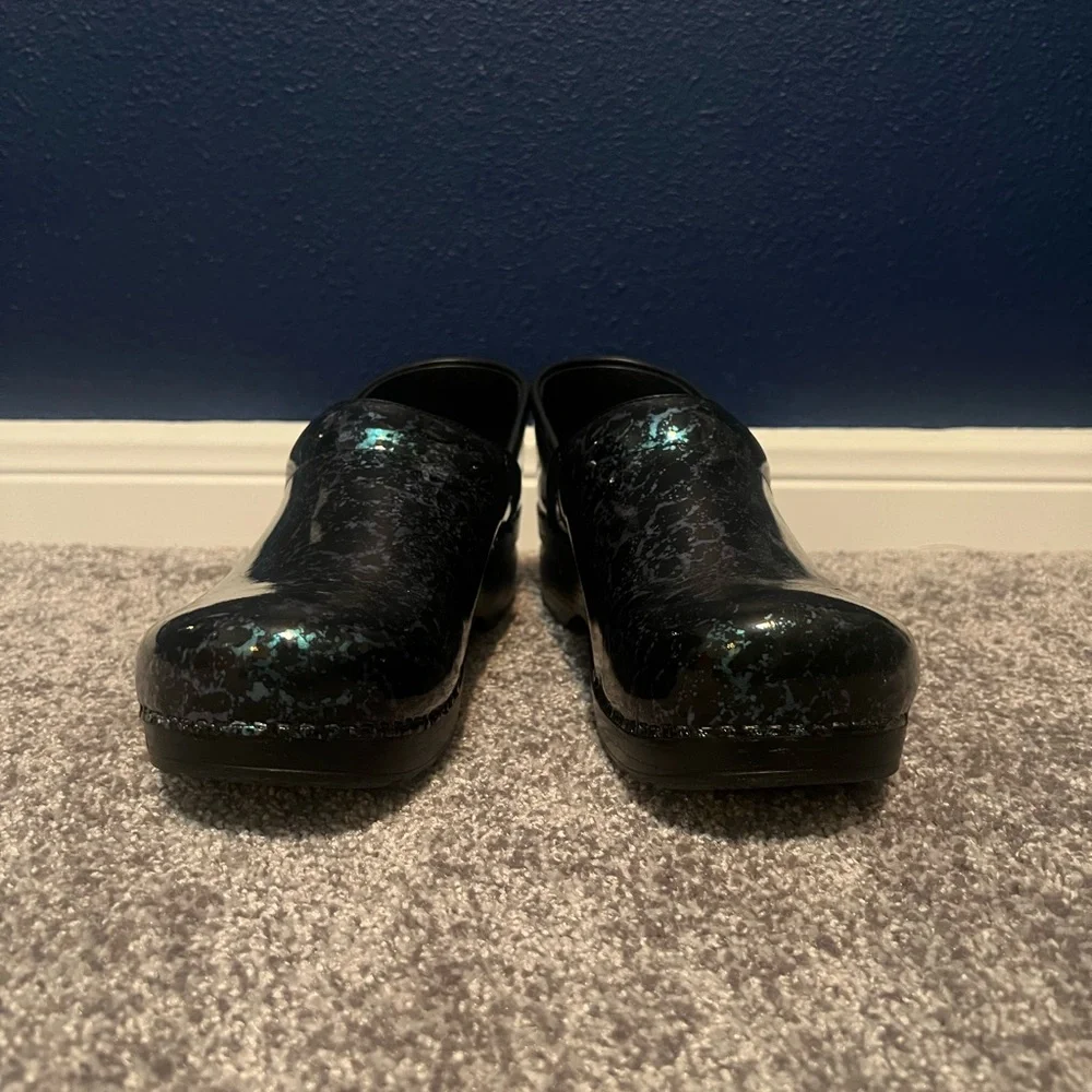 Dansko Clogs Professionals - Picture 2 of 4